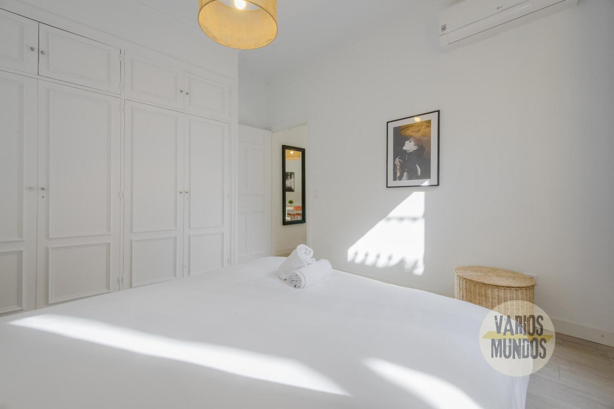 Elegant Apt Para 4Pax En Las Letras-Cortes Madrid Exterior photo